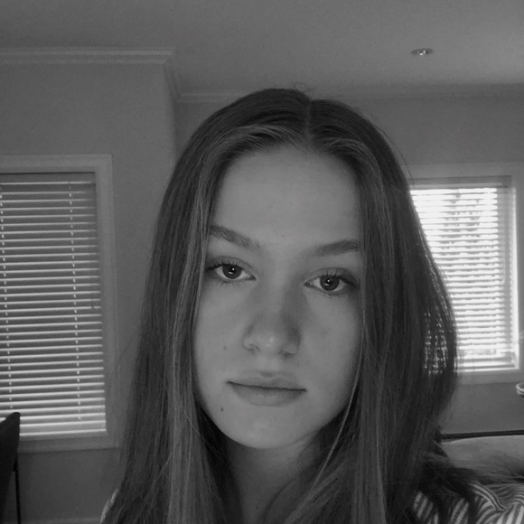 Meet your Posher, Claire - Picture 1 of 1